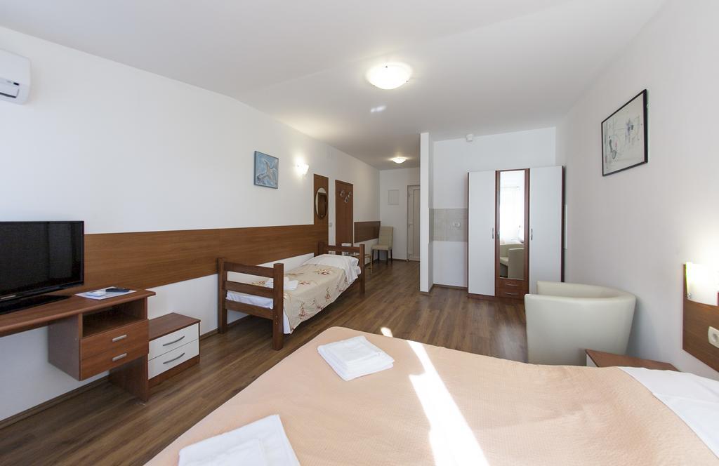 Apartments And Rooms Liburnija Опатия Экстерьер фото