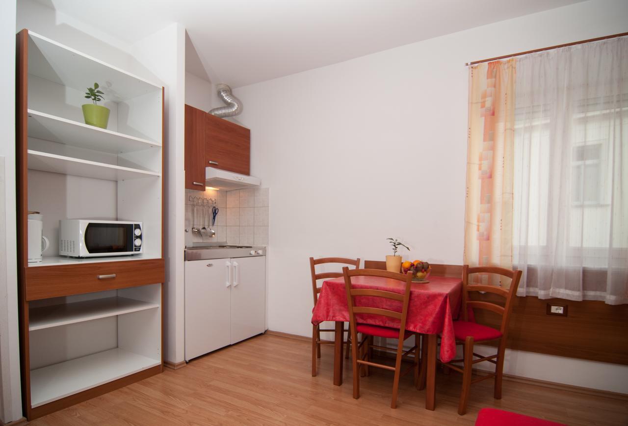 Apartments And Rooms Liburnija Опатия Экстерьер фото